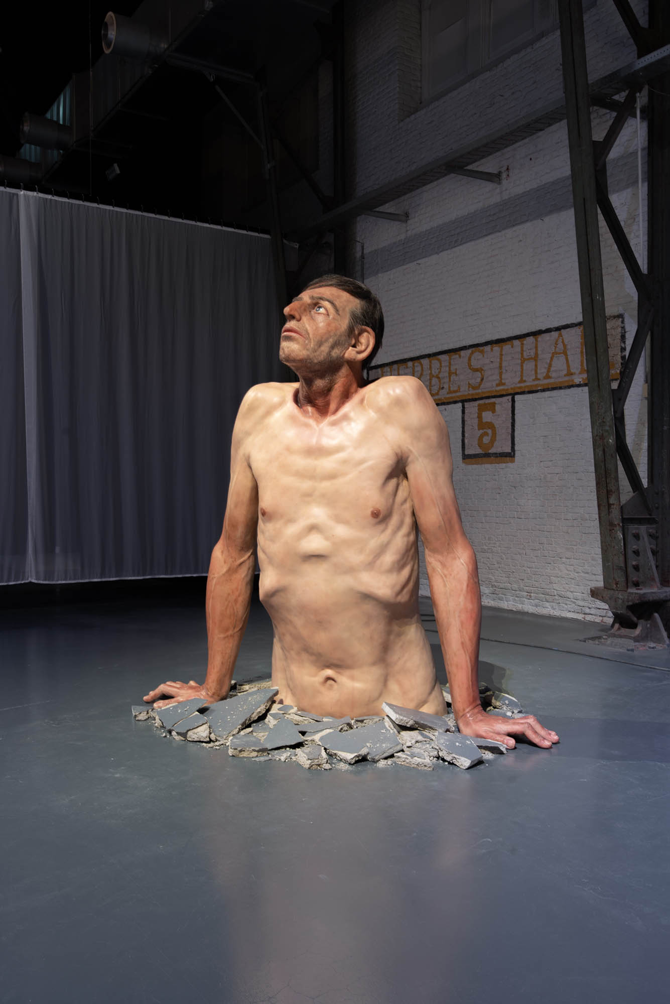 Louis Luyten - Scénographie de l'exposition : "Hyperrealism Sculpture" pour Tempora à Bruxelles.
